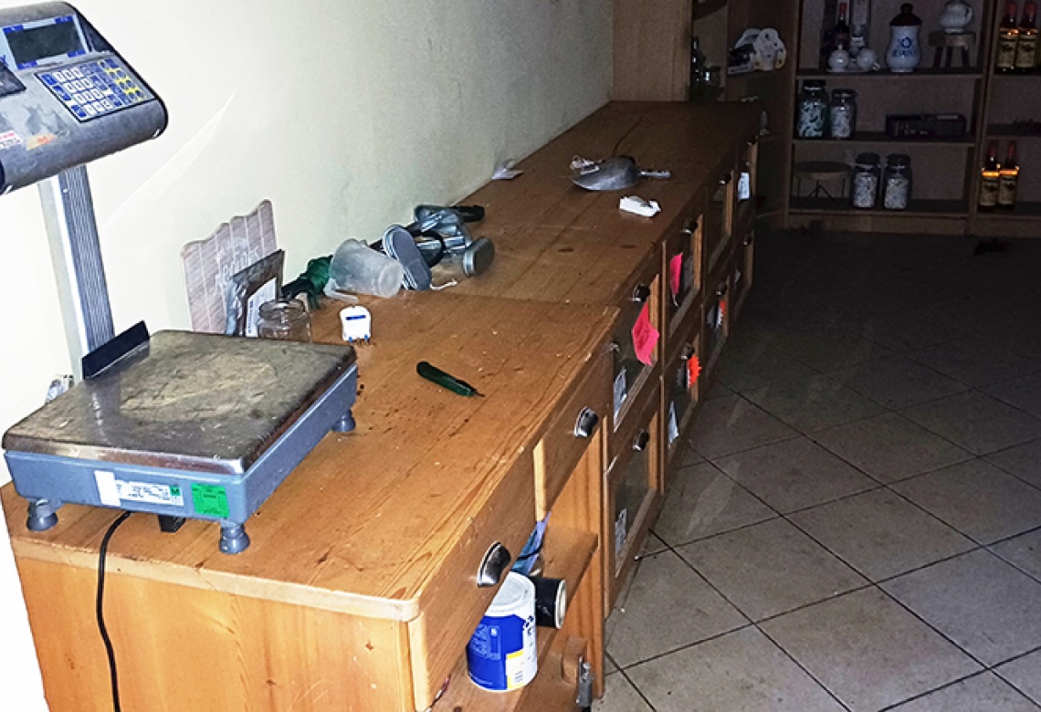 Compendio mobiliare costituito da un ingente quantitativo di materiali
