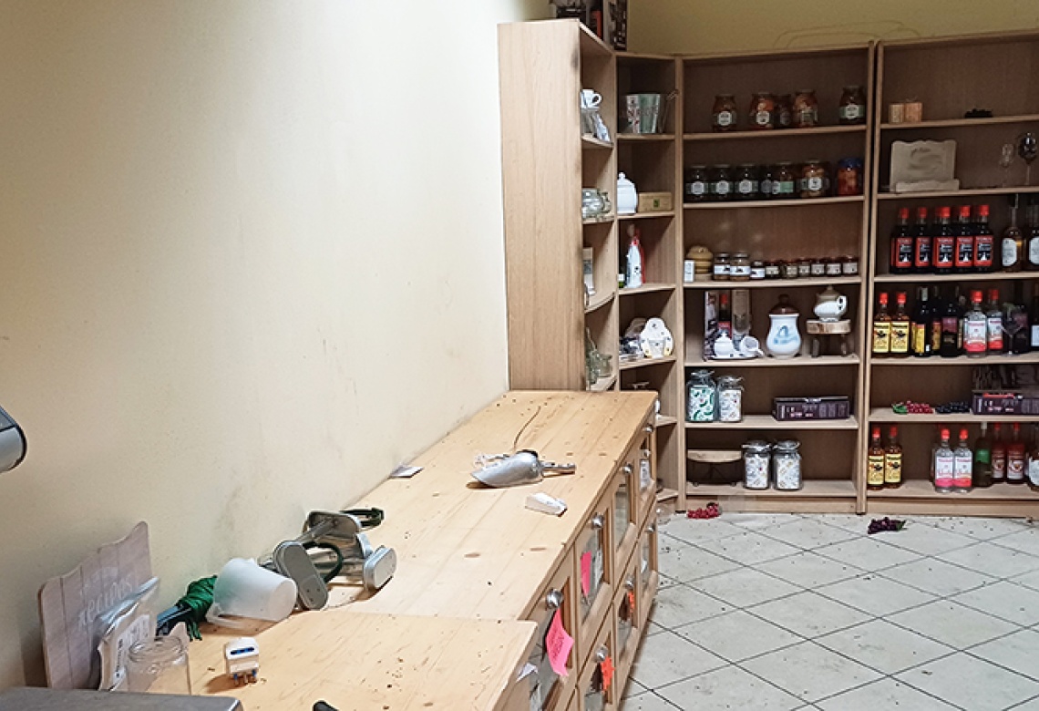 Compendio mobiliare costituito da un ingente quantitativo di materiali