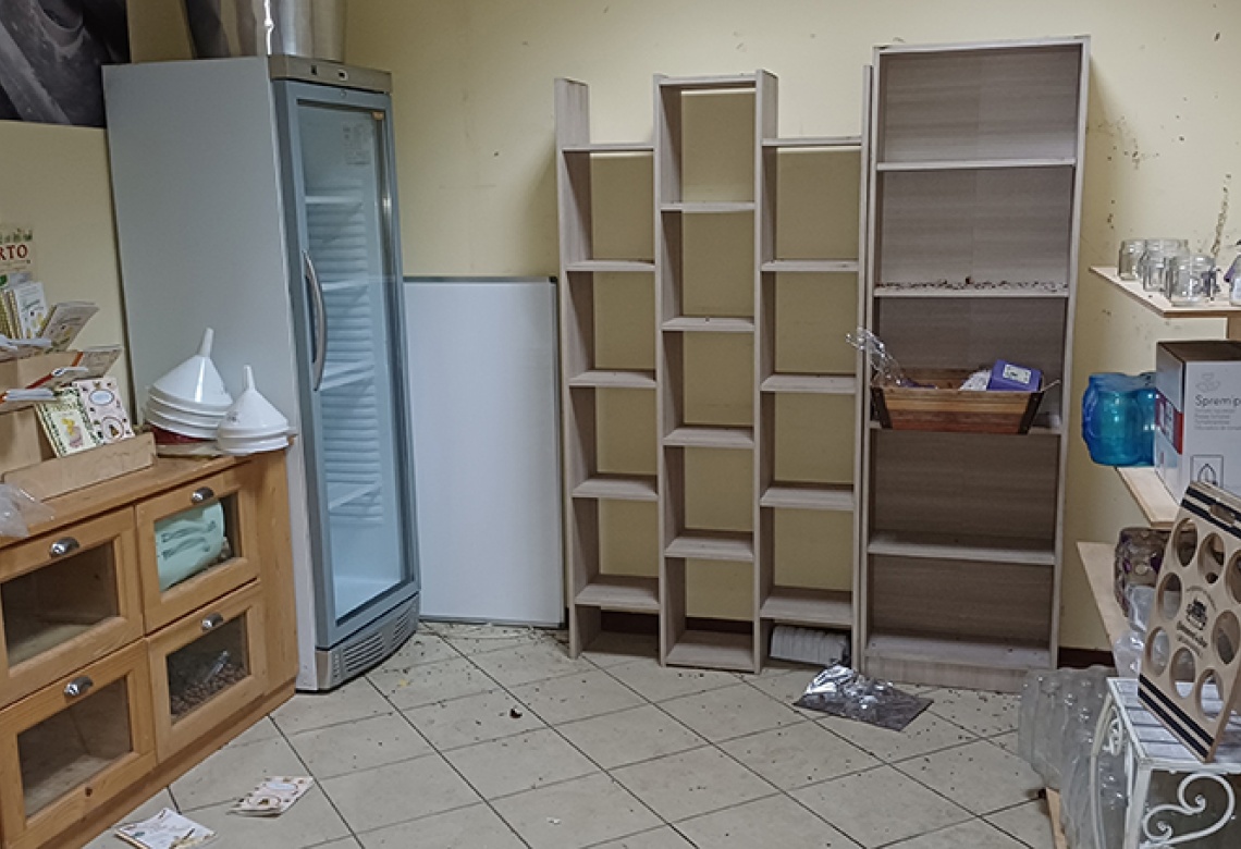 Compendio mobiliare costituito da un ingente quantitativo di materiali