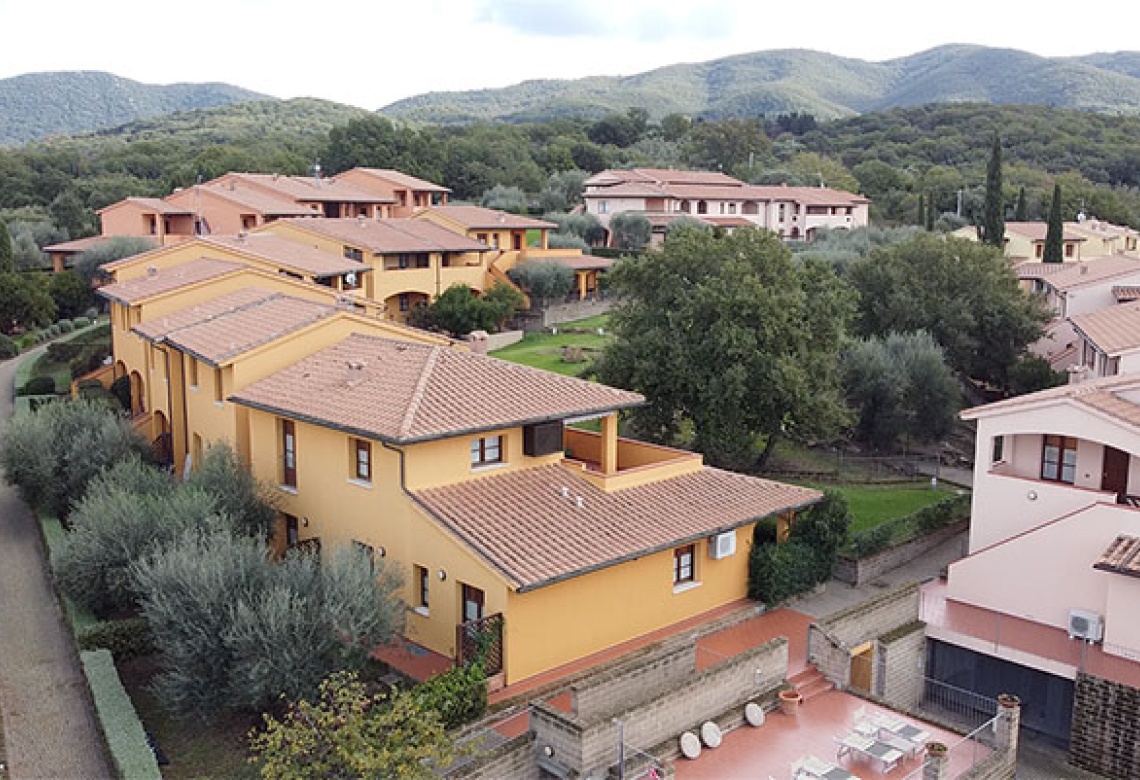 Mare, case vacanze, Toscana, Italia, Follonica, gare, posti auto, magazzini